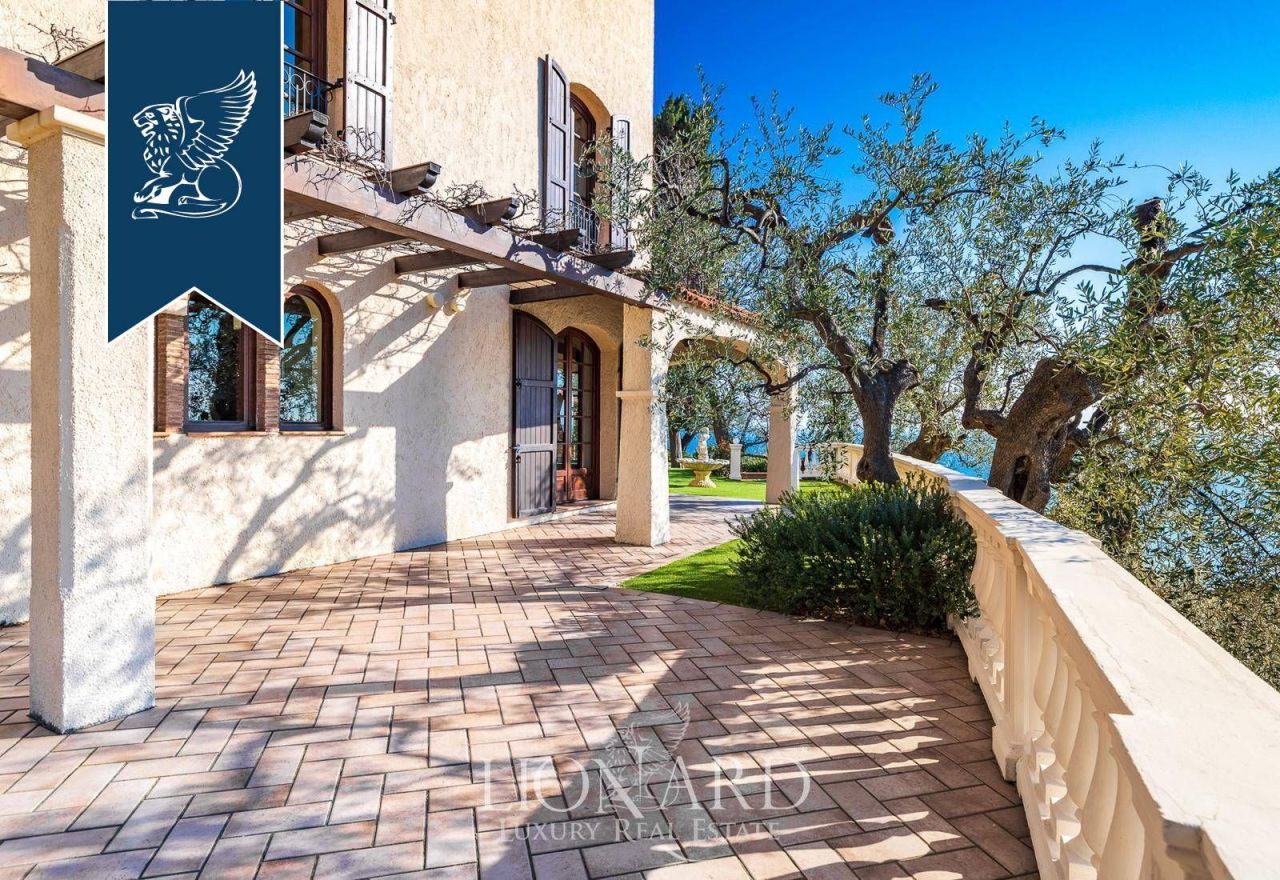 Villa à Imperia, Italie, 360 m² - image 17