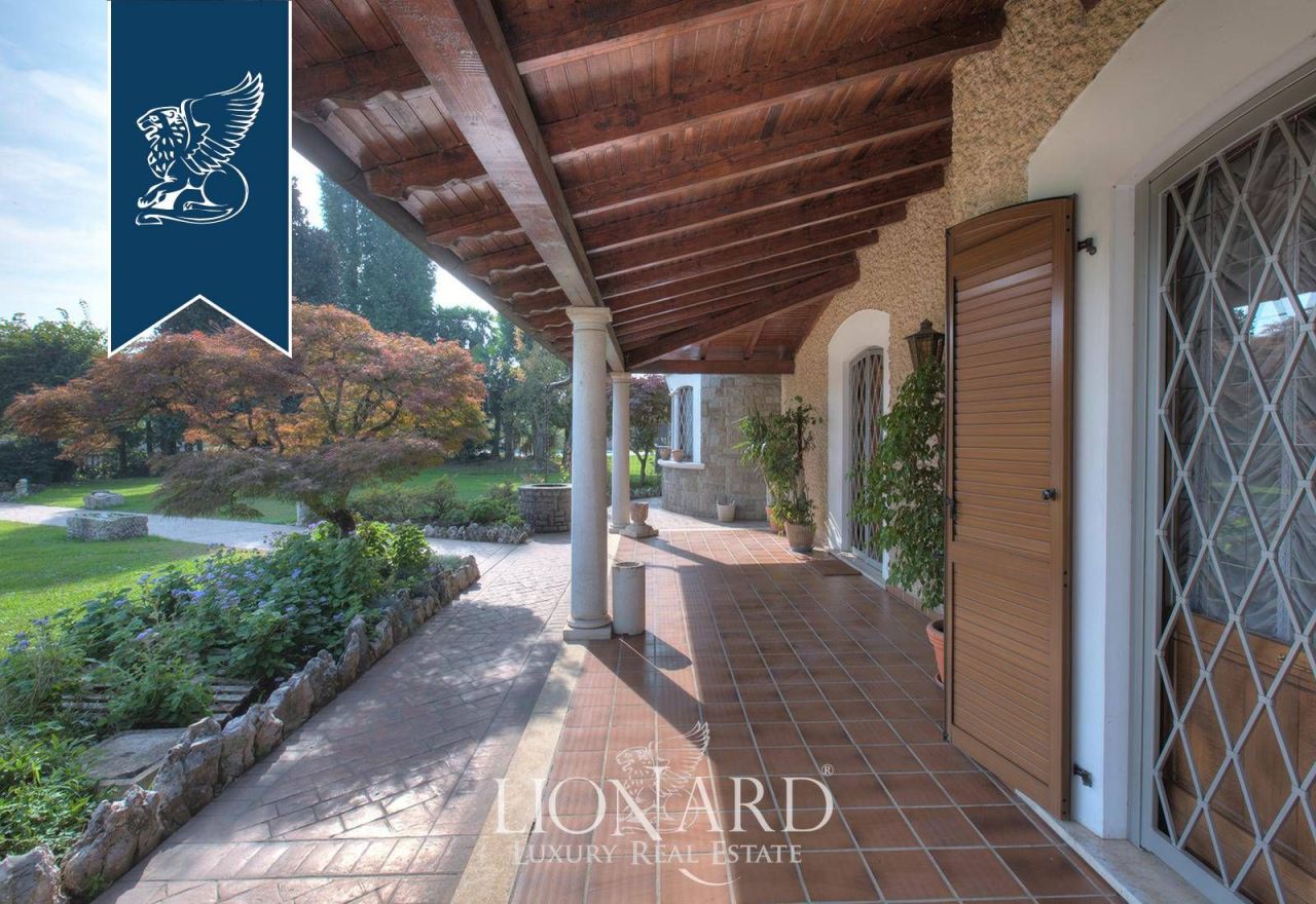 Villa in Brescia, Italy, 600 m² - picture 17