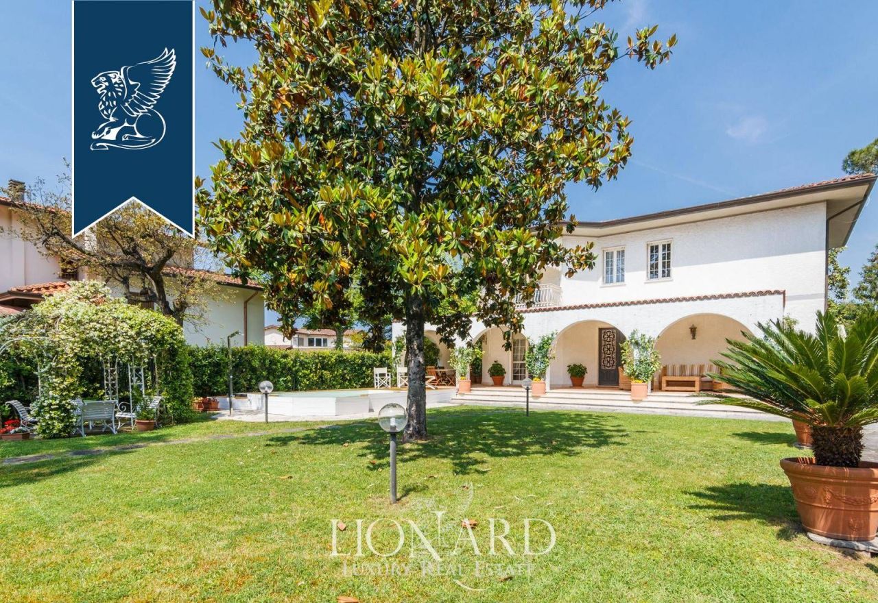 Villa in Forte dei Marmi, Italy, 216 m² - picture 18