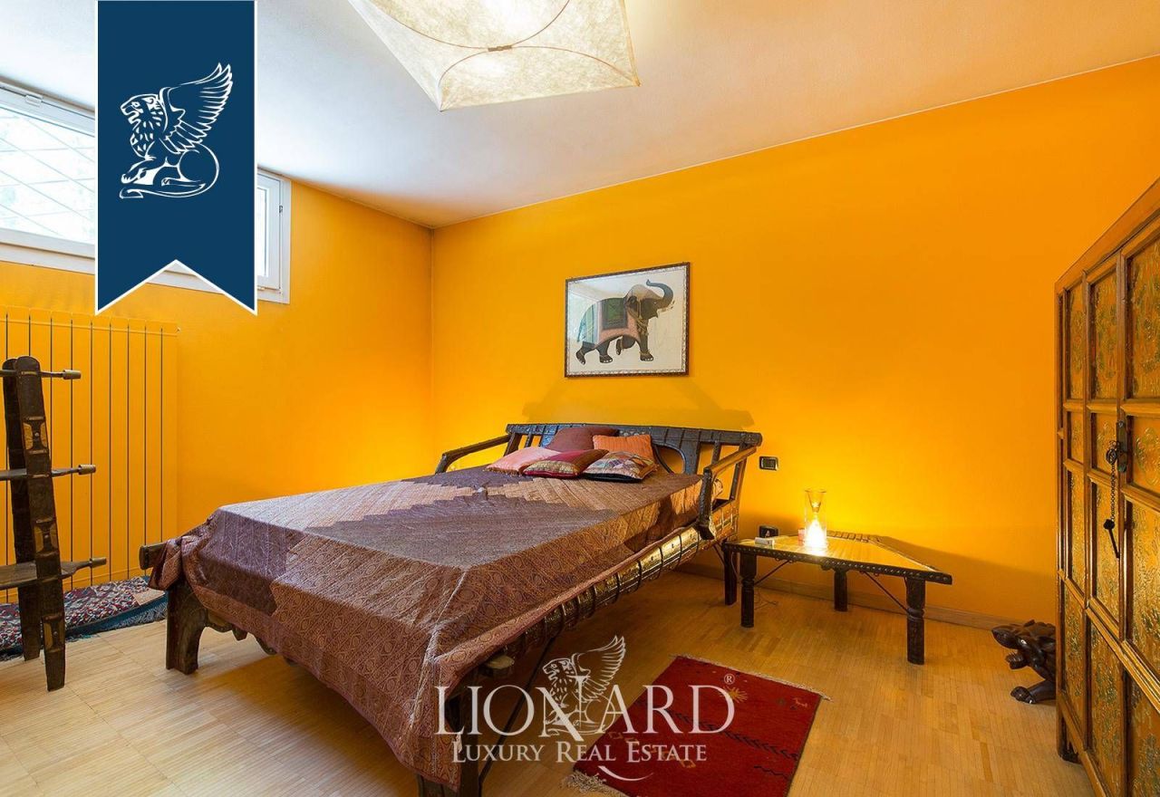 Villa a Novara, Italia, 700 m² - foto 17