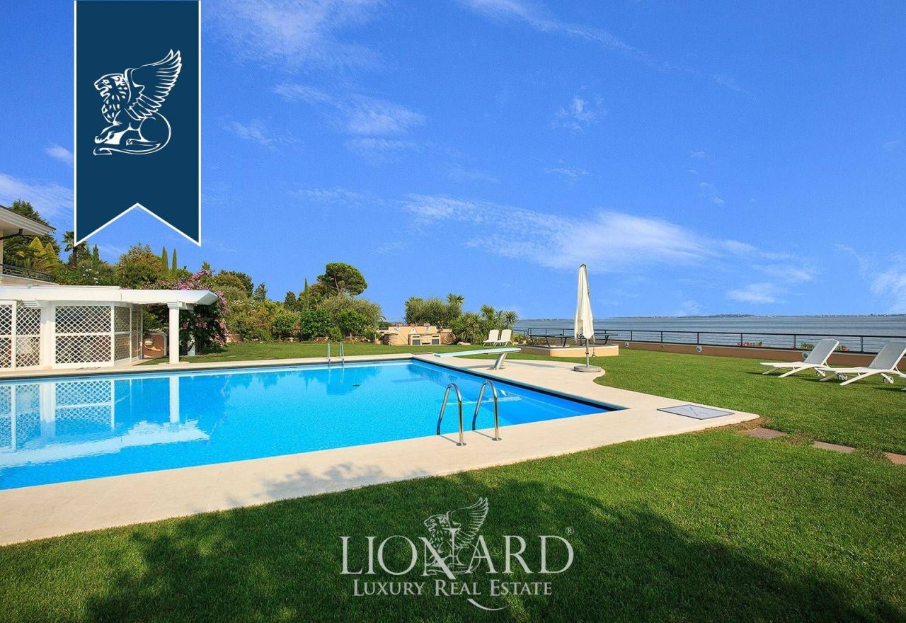 Villa in Padenghe sul Garda, Italy, 800 m² - picture 18