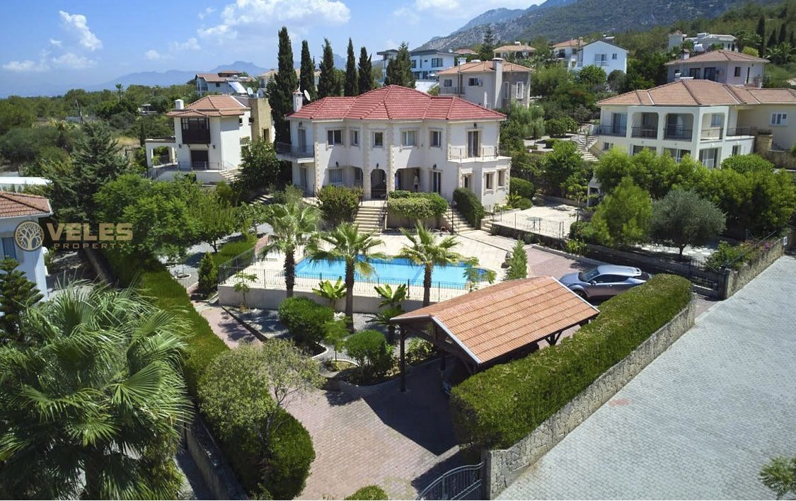 Villa in Kyrenia, Zypern, 223 m² - Foto 1