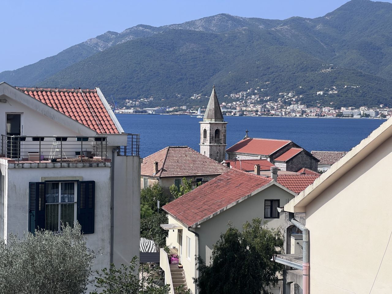 Appartement à Tivat, Monténégro, 52 m² - image 1