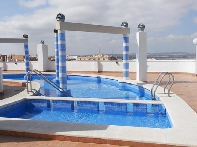 Appartement à Torrevieja, Espagne, 69 m² - image 1