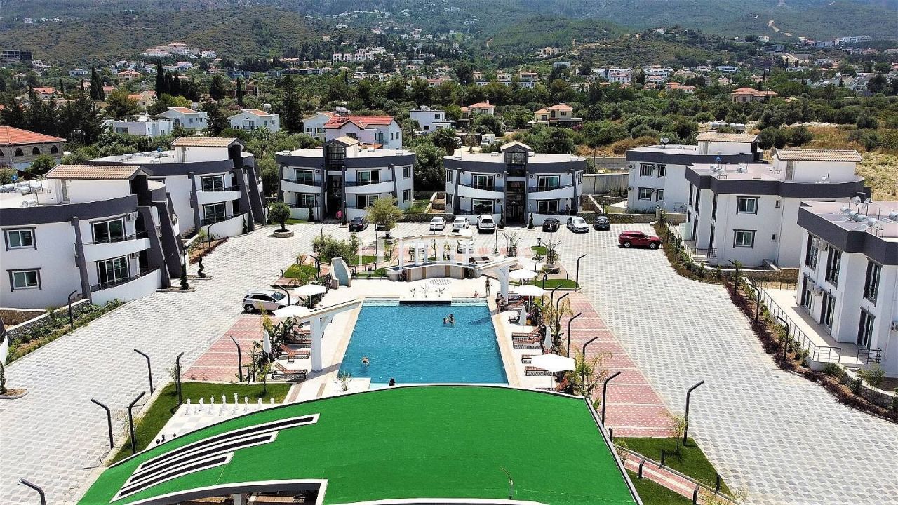 Penthouse in Kyrenia, Cyprus, 130 m² - picture 1