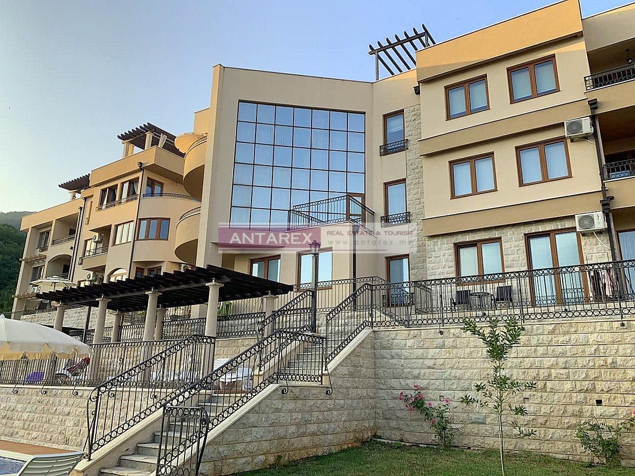 Apartamento en Herceg-Novi, Montenegro, 95 m² - imagen 2