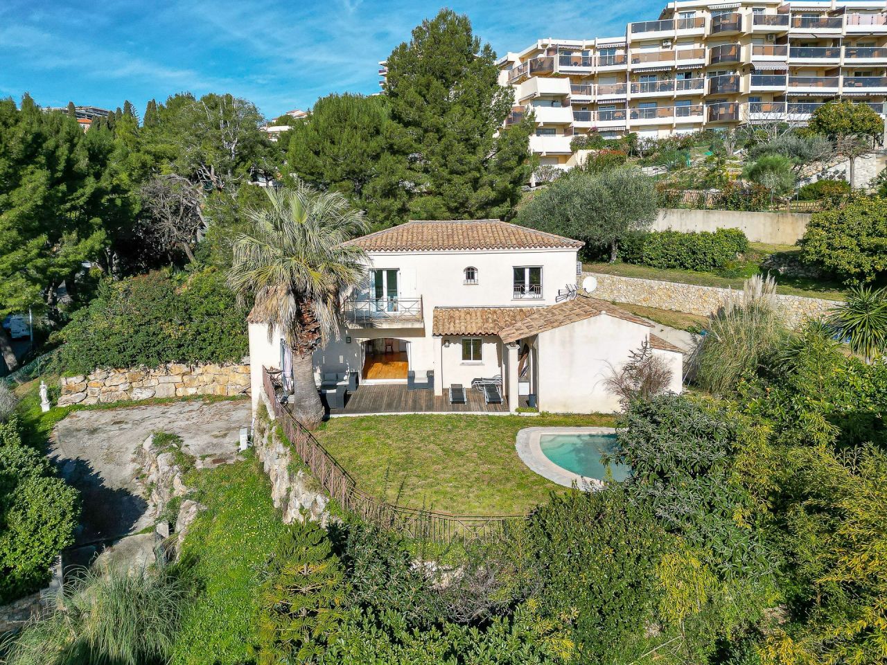 Villa à Nice, France, 200 m² - image 1