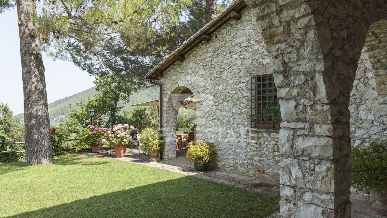 Villa in Campello sul Clitunno, Italy, 315.25 m² - picture 5