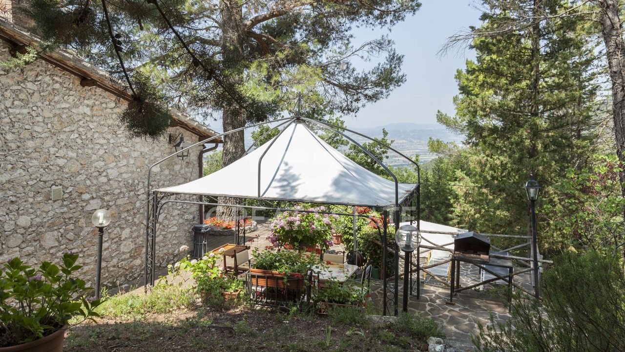 Villa in Campello sul Clitunno, Italy, 315.25 m² - picture 9