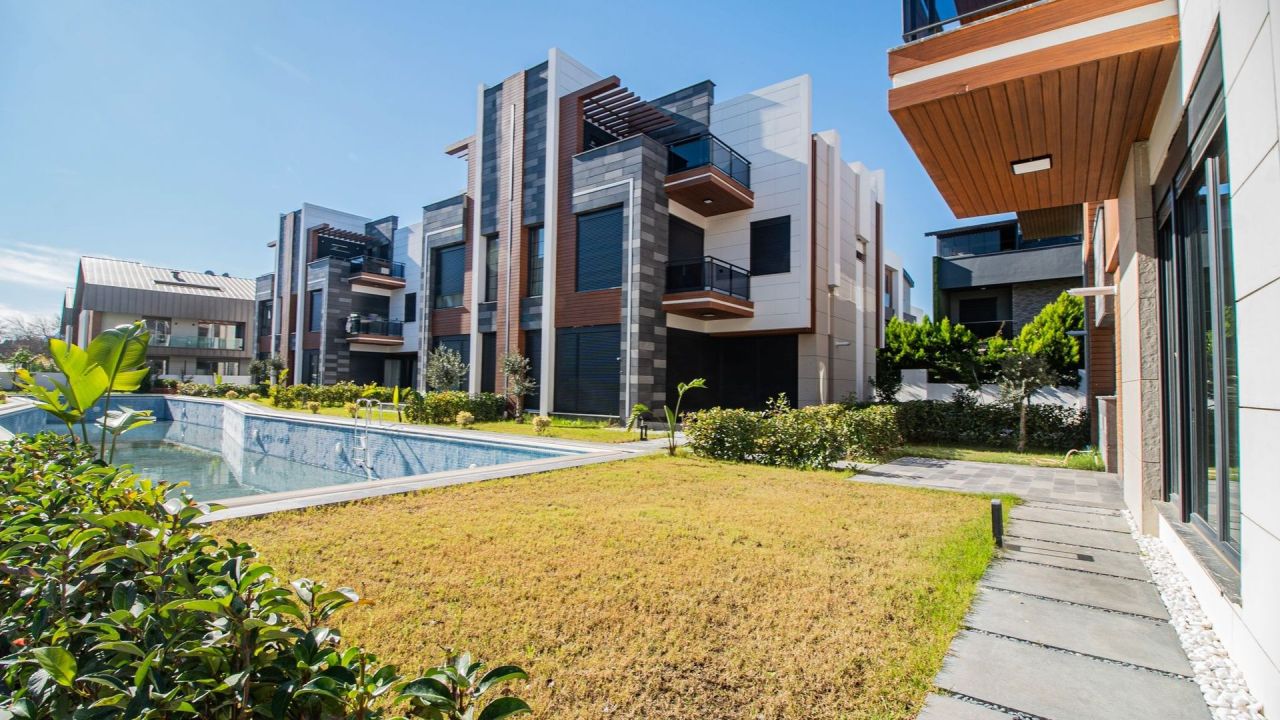 Villa in Antalya, Türkei, 240 m² - Foto 1