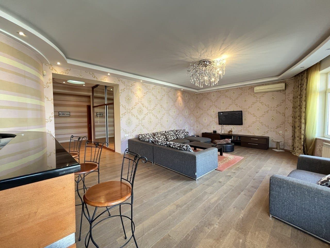 Piso en Tbilisi, Georgia, 160 m² - imagen 1