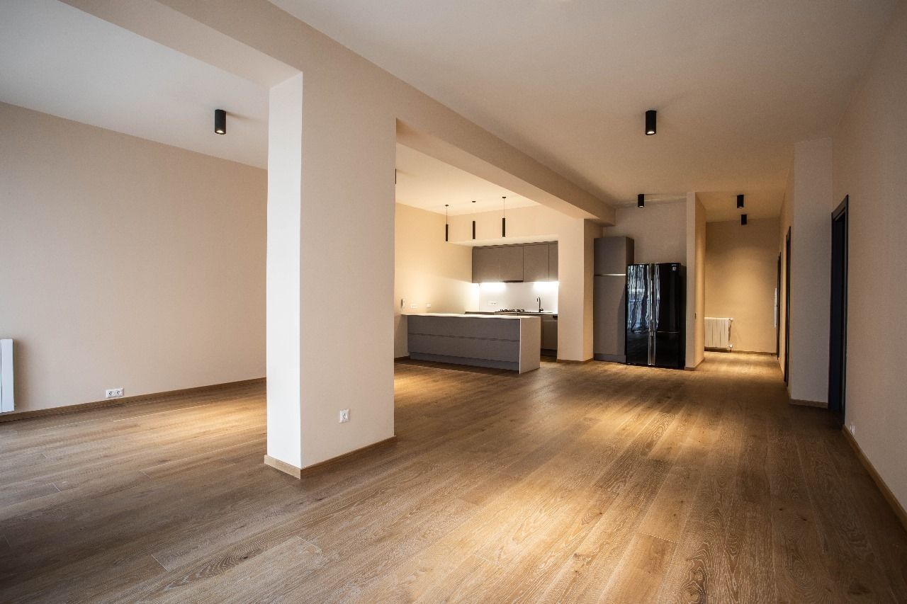 Flat in Tbilisi, Georgia, 141 m² - picture 1