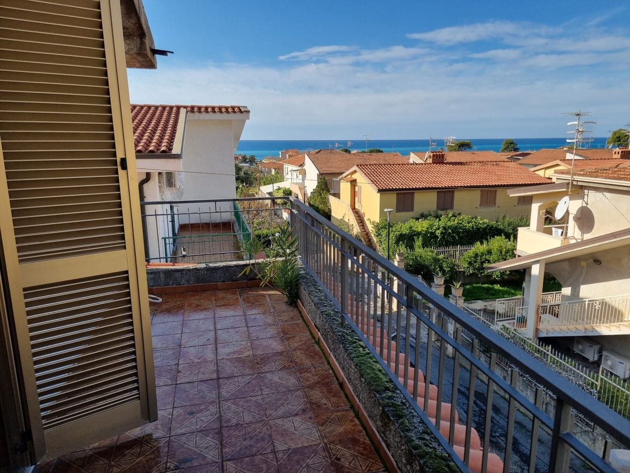 Piso en Sangineto, Italia, 185 m² - imagen 1