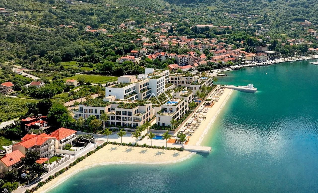 Apartment in Risan, Montenegro, 131 m² - picture 1