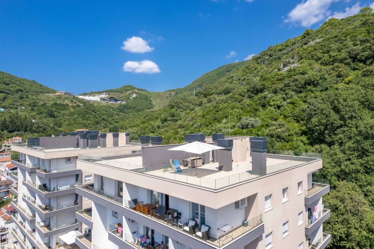Penthouse in Budva, Montenegro, 104 m² - picture 1