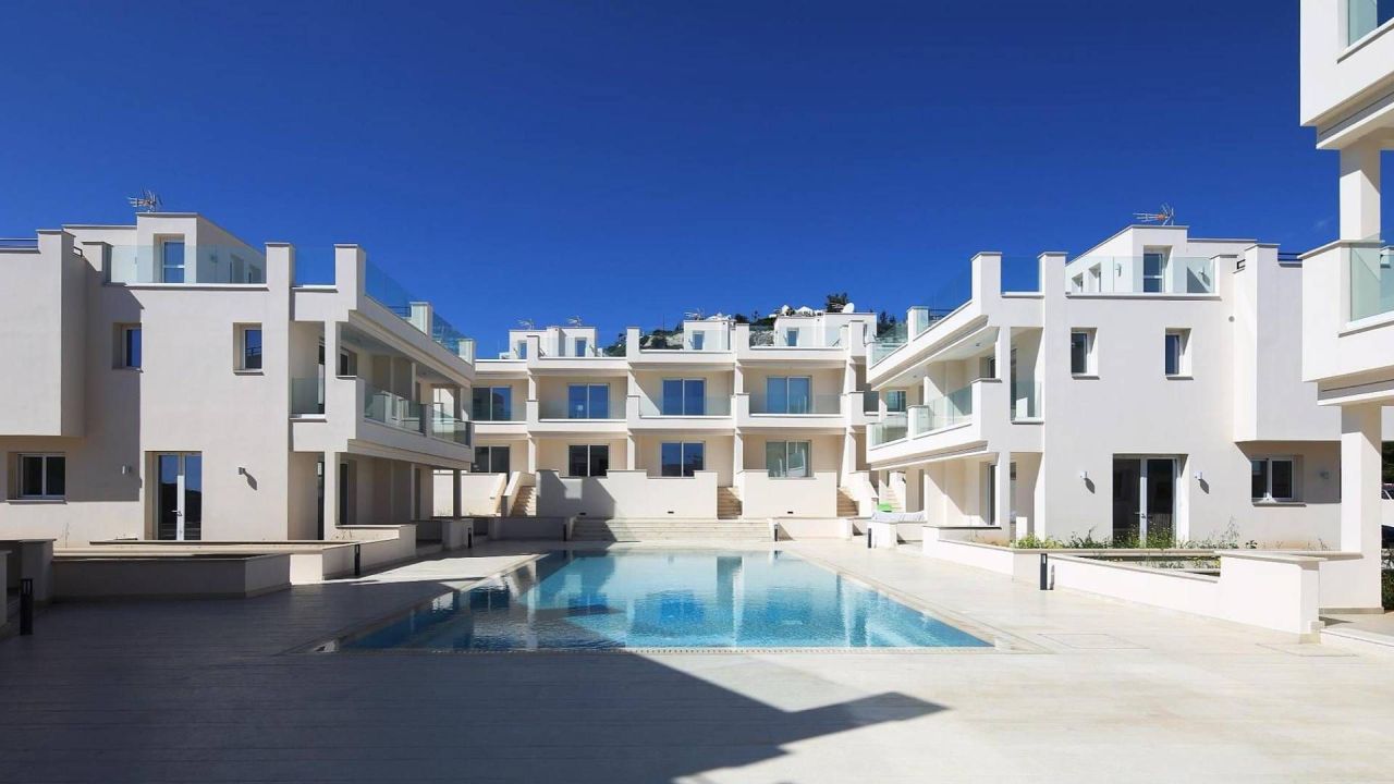 Wohnung in Agios Tychon, Zypern, 122 m² - Foto 1