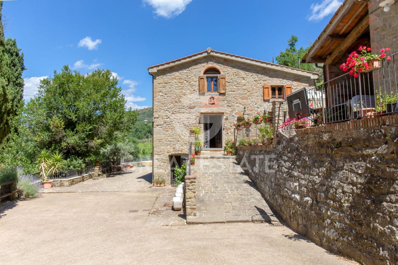 Maison Loro Ciuffenna, Italie, 800.35 m² - image 5