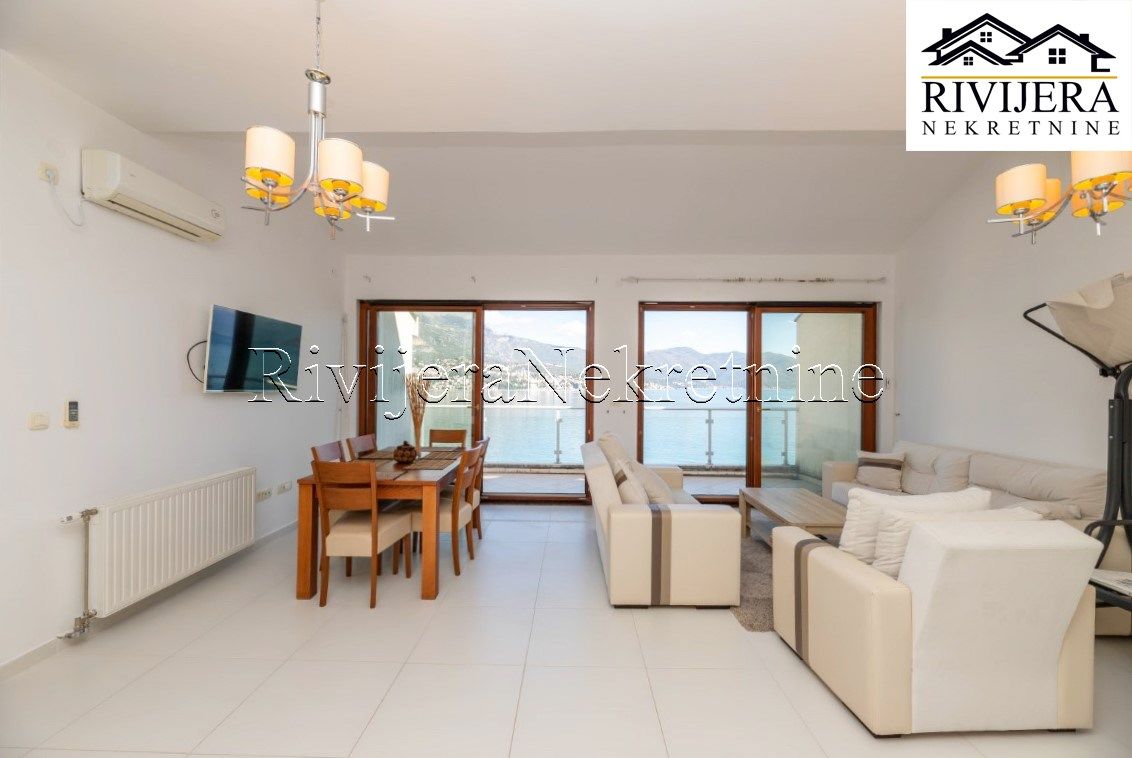 Appartement à Herceg-Novi, Monténégro, 118 m² - image 1