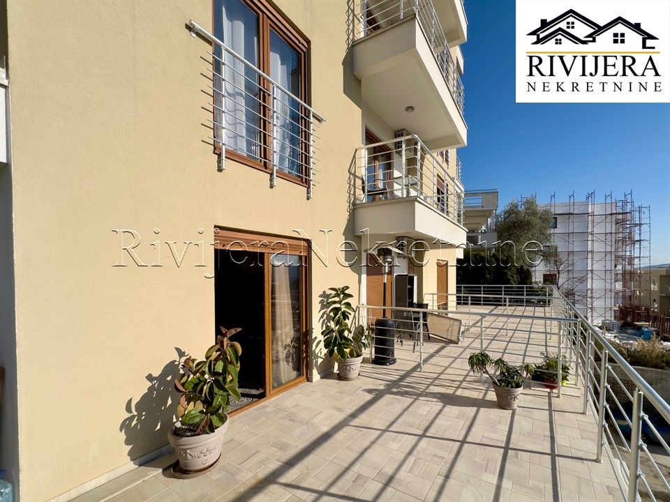 Appartamento a Tivat, Montenegro, 77 m² - foto 3