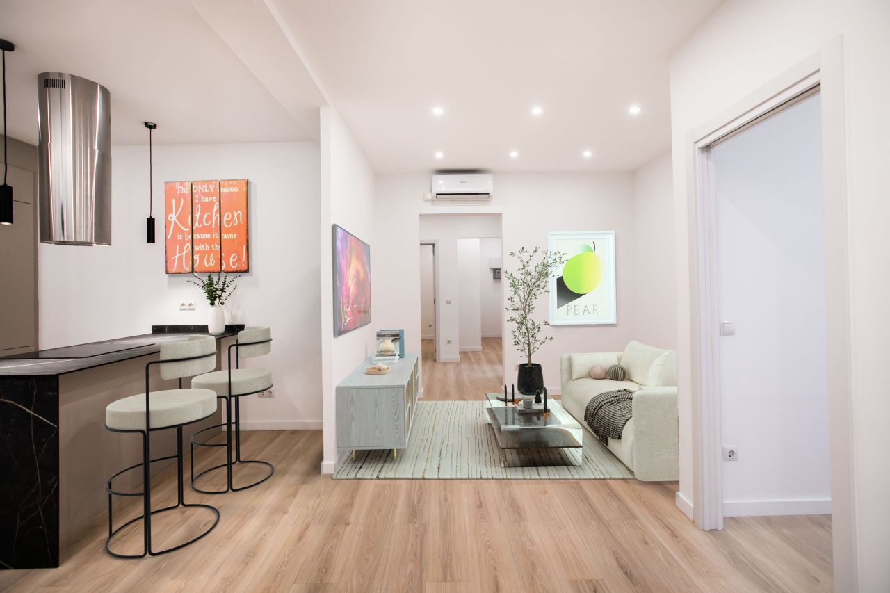Flat in Barcelona, Spain, 95 m² - picture 1