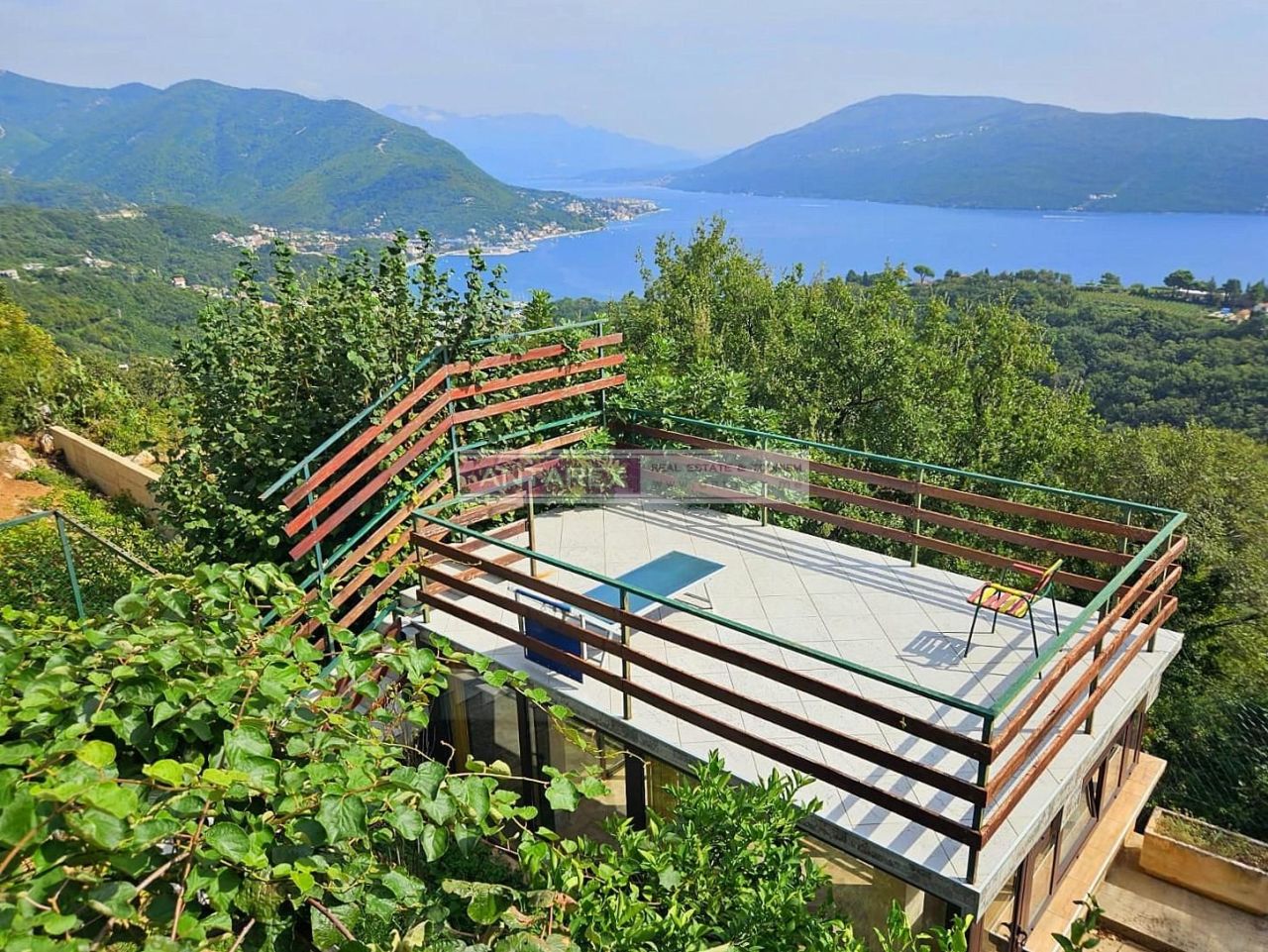 Villa en Herceg-Novi, Montenegro, 107 m² - imagen 1