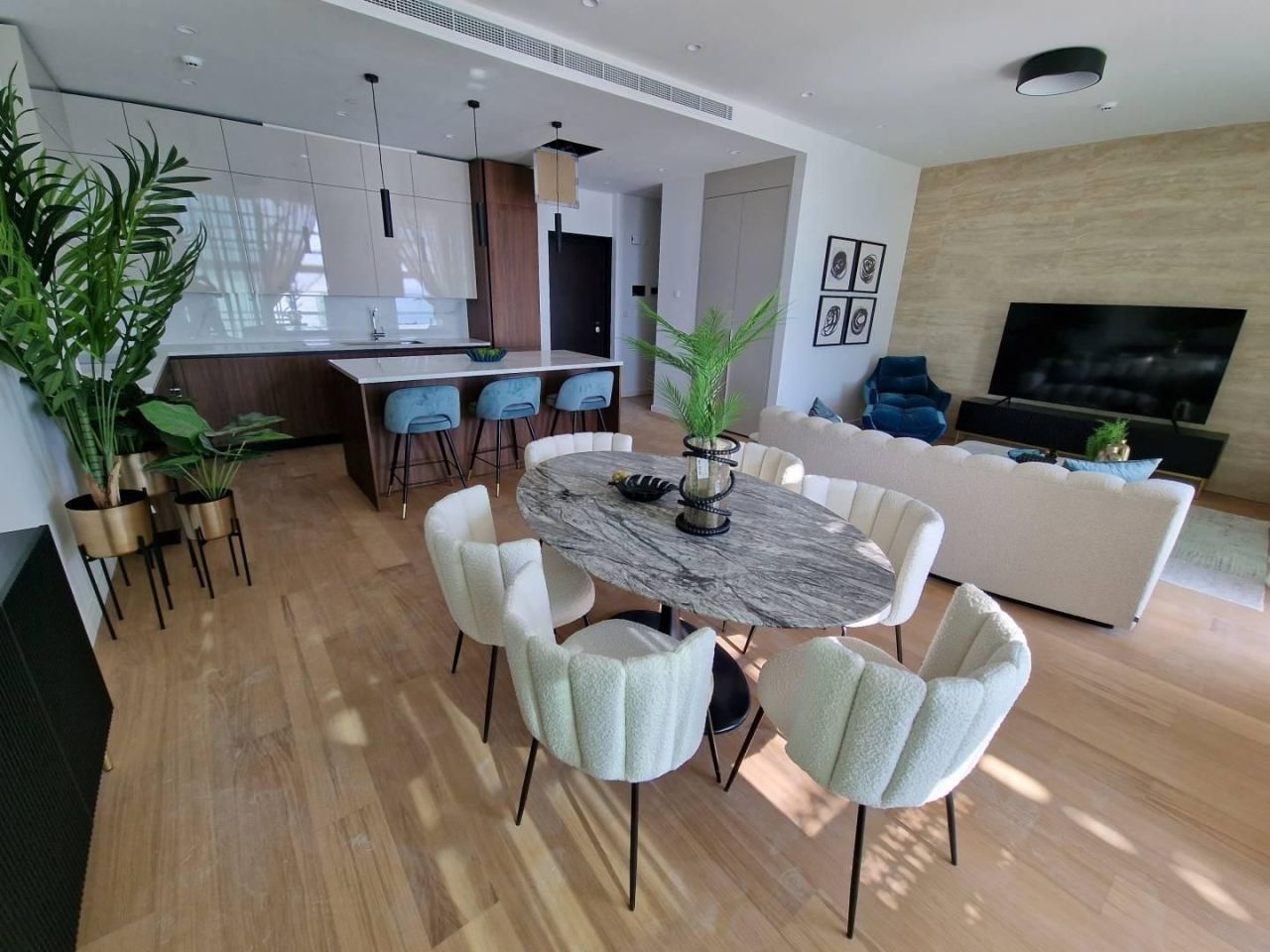 Flat in Agios Tychon, Cyprus, 107 m² - picture 1