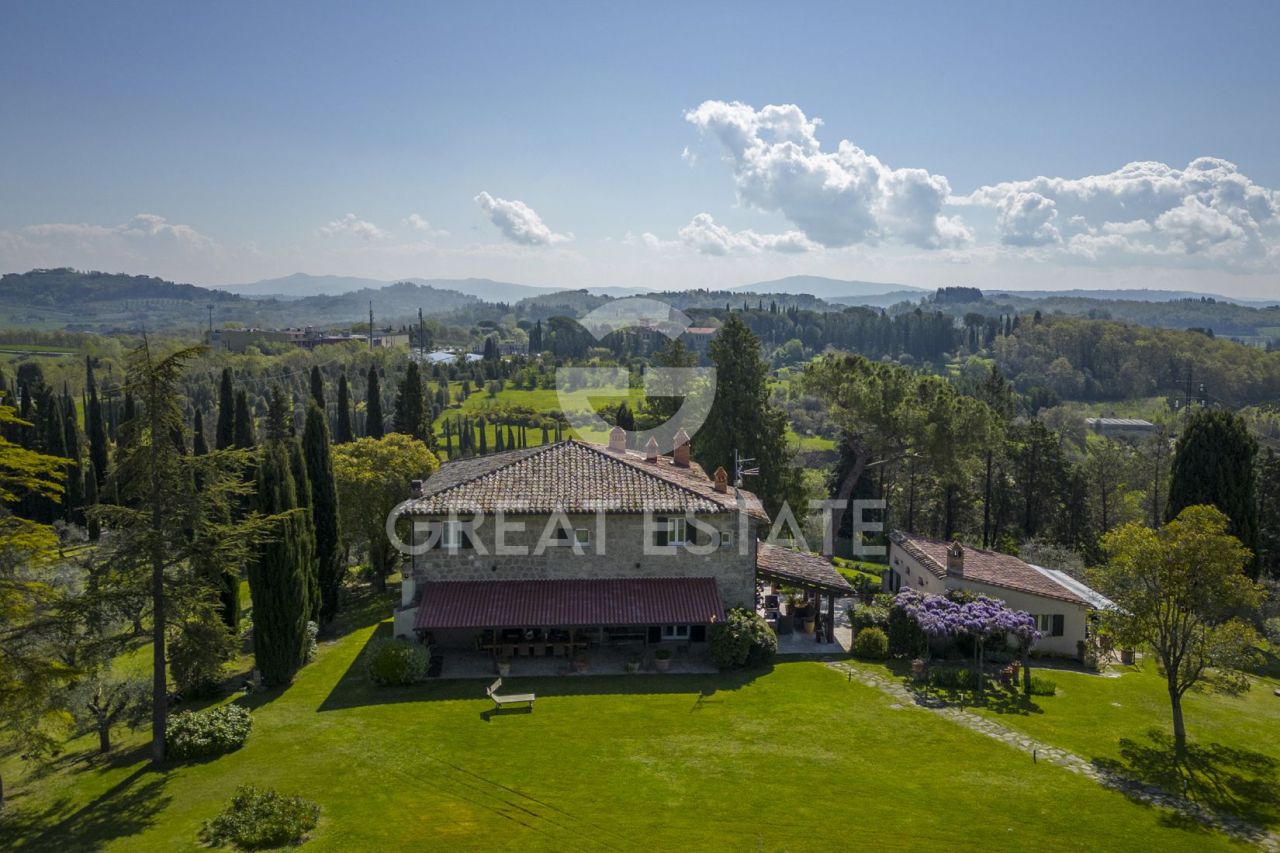 Casa a Chiusi, Italia, 370.9 m² - foto 2