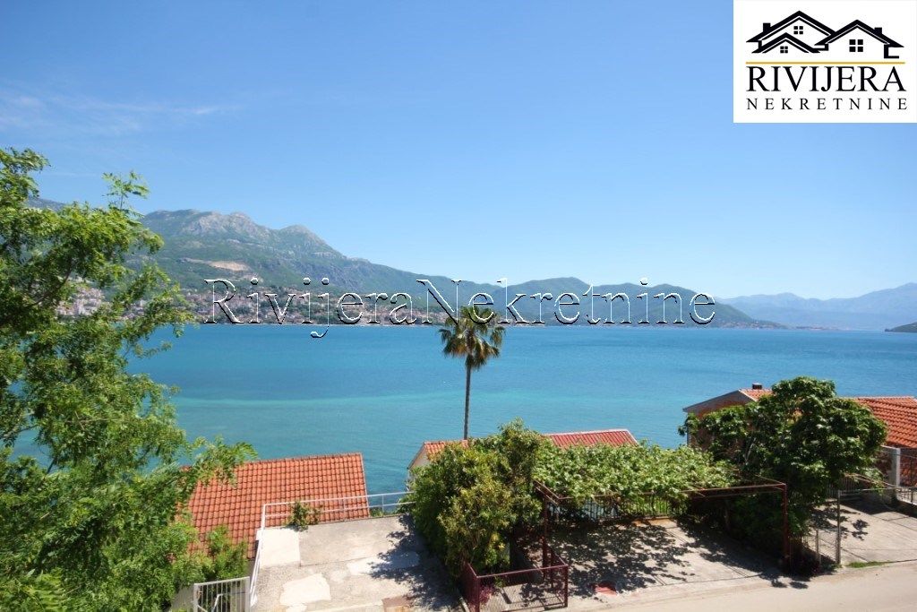Appartement à Herceg-Novi, Monténégro, 75 m² - image 1