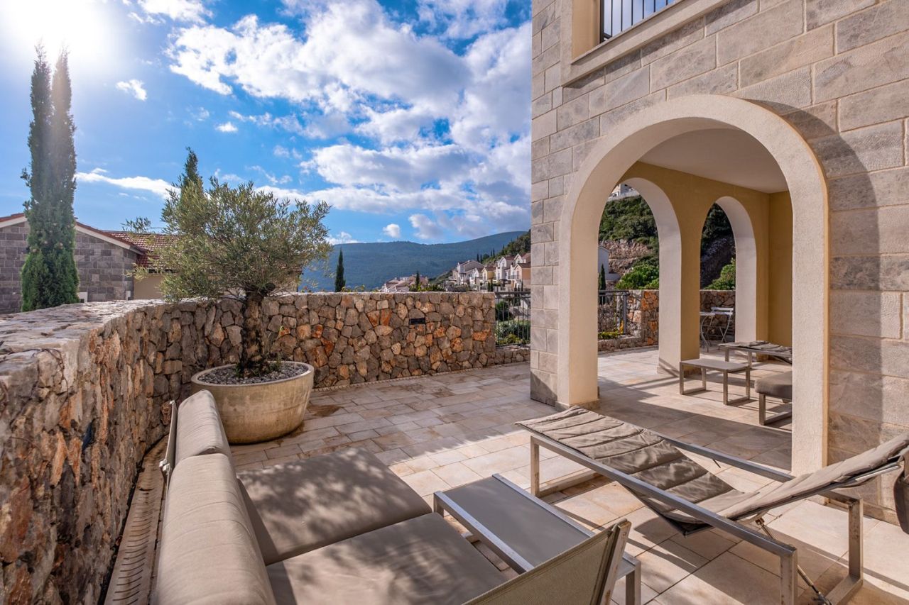 Apartamento en Luštica, Montenegro, 152 m² - imagen 1