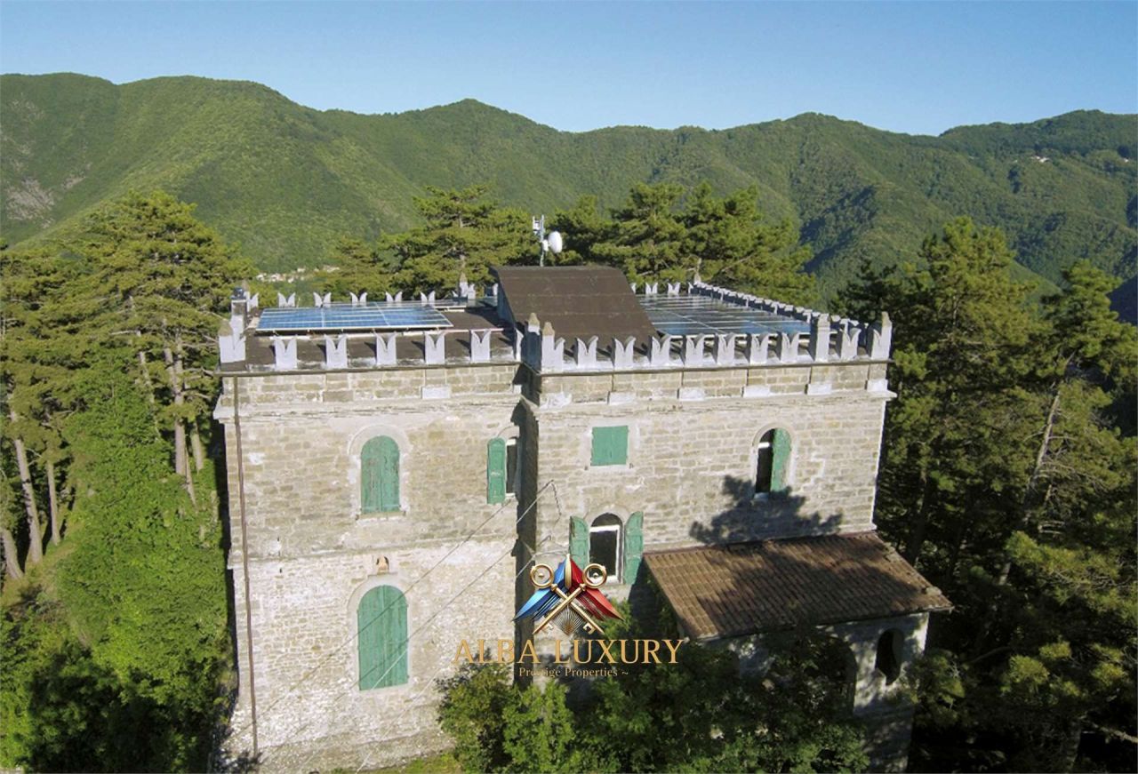 Villa via del Cavaliere, Italy, 500 m² - picture 1