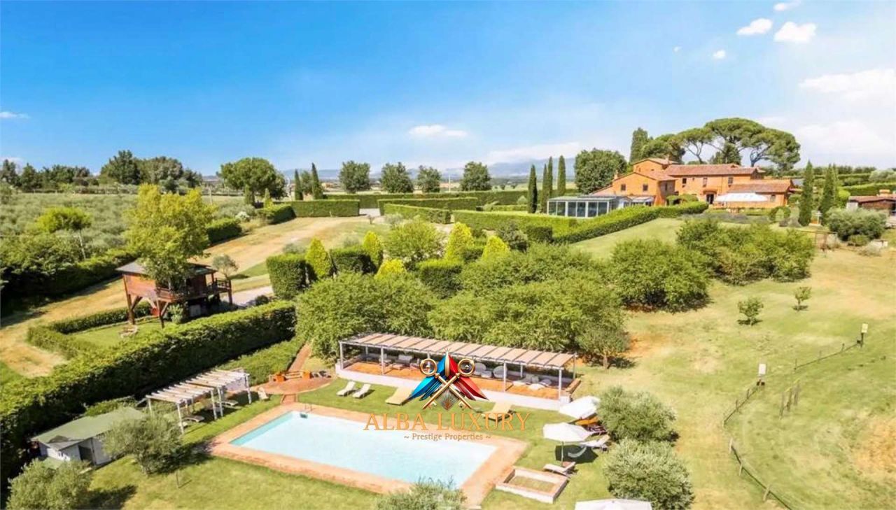Villa à Castiglione del Lago, Italie, 1 600 m² - image 1