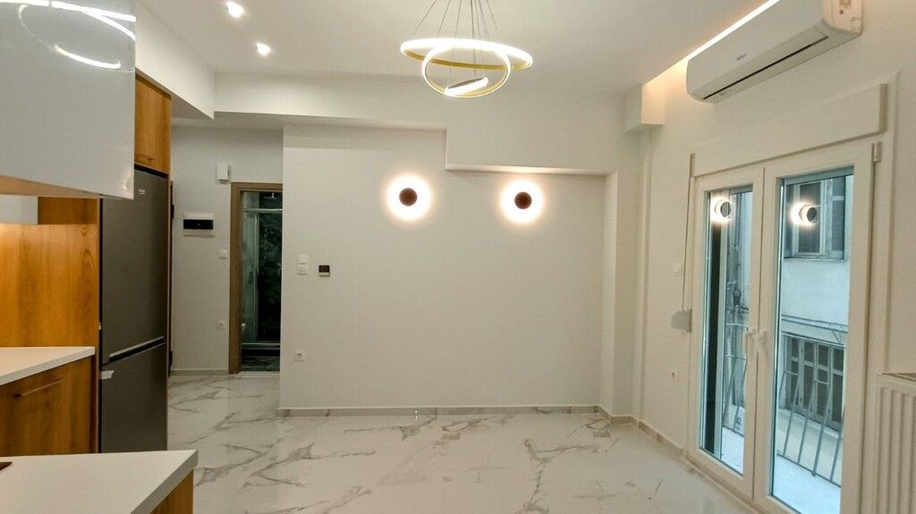 Flat in Thessaloniki, Greece, 40 m² - picture 2