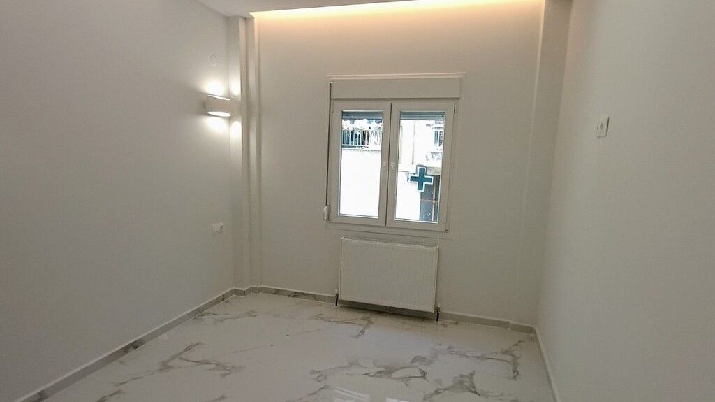 Flat in Thessaloniki, Greece, 40 m² - picture 9