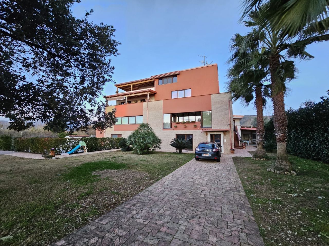 Appartement en Grisolia, Italie, 250 m² - image 1