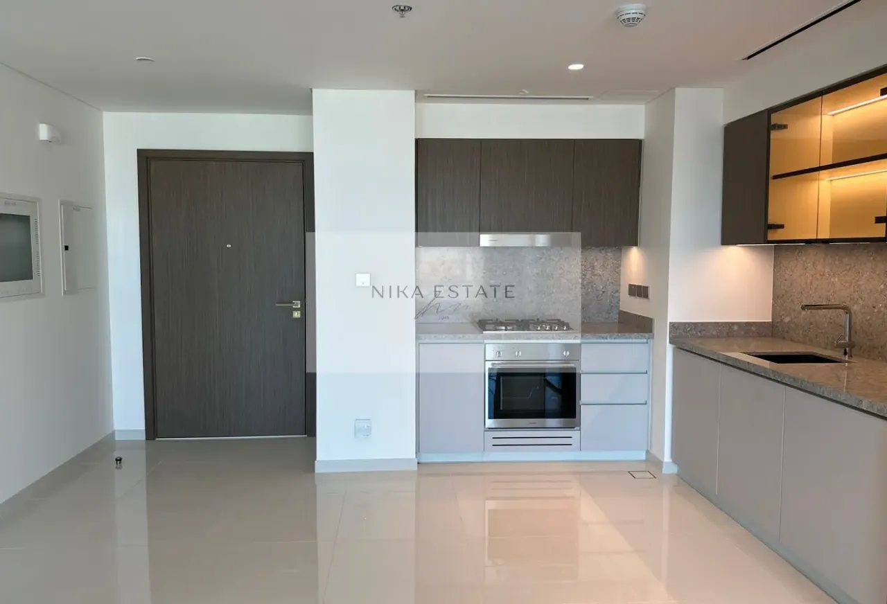 Apartment in Dubai, UAE, 72 m² - picture 1