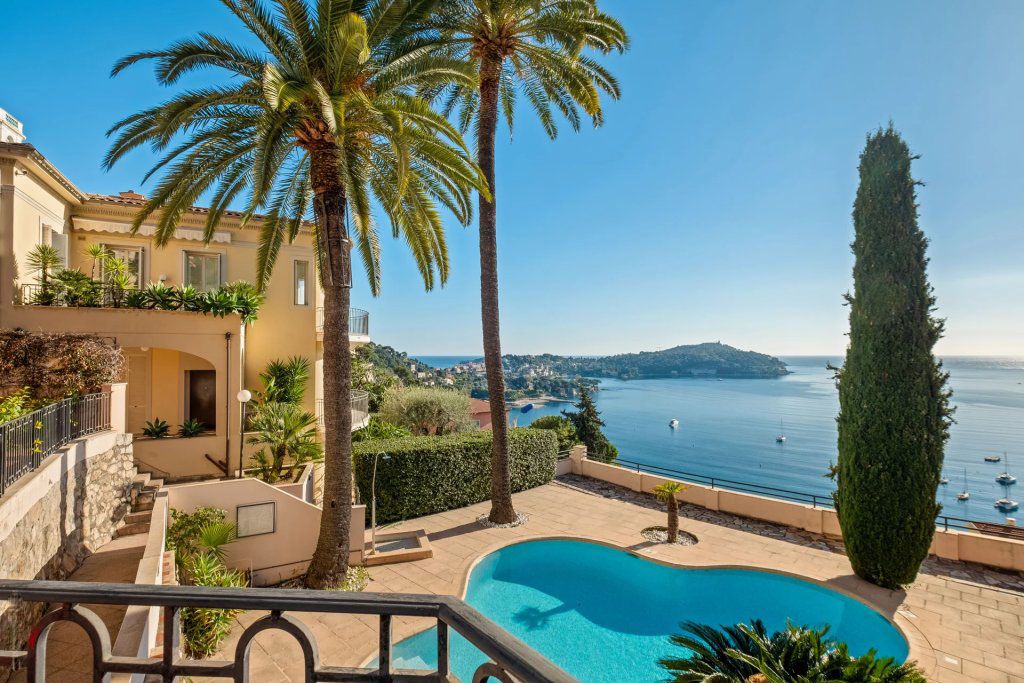 Penthouse in Villefranche-sur-Mer, France, 133 m² - picture 1