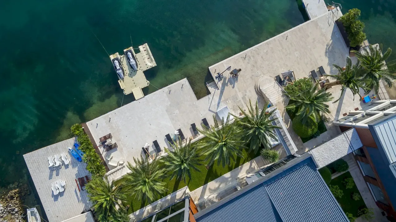 Villa in Tivat, Montenegro, 1 200 m² - Foto 3