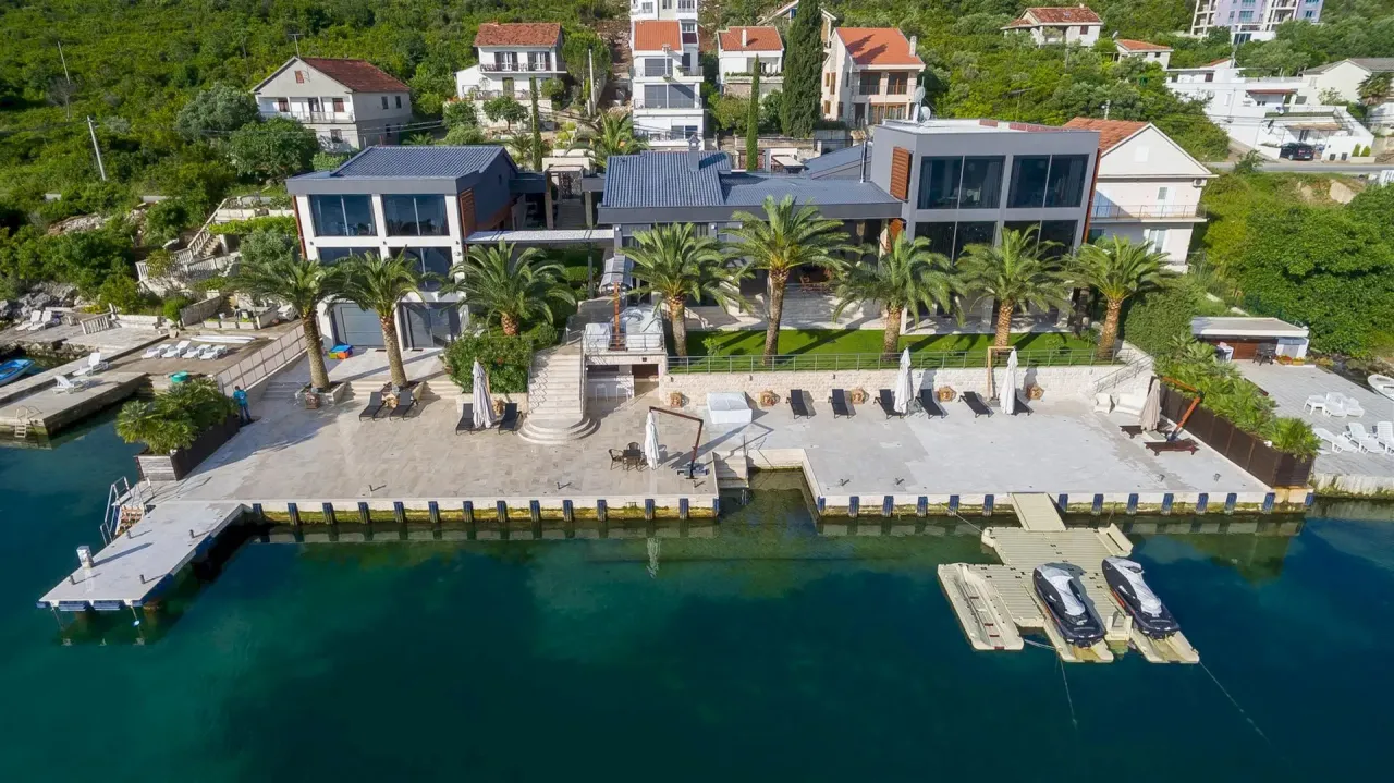 Villa in Tivat, Montenegro, 1 200 m² - Foto 5