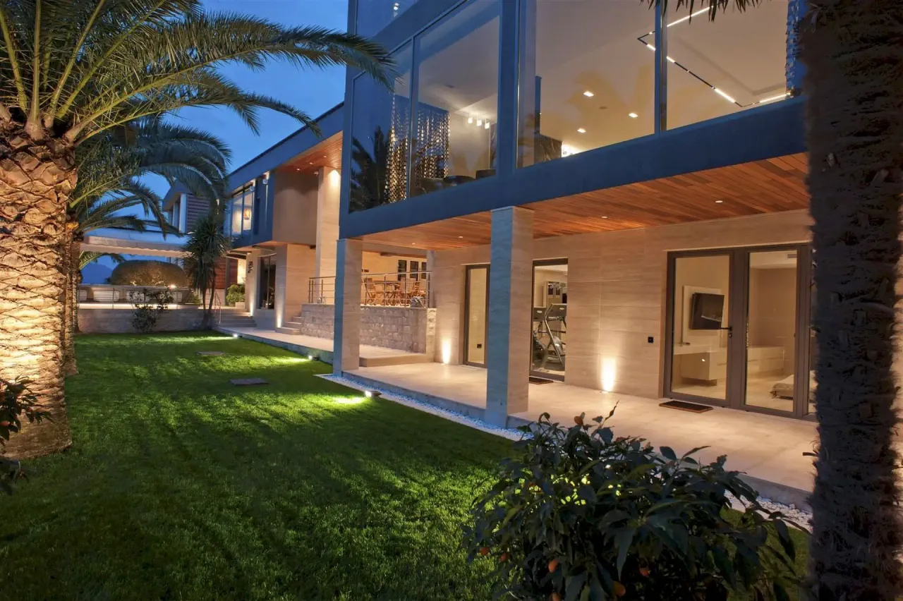 Villa in Tivat, Montenegro, 1 200 m² - Foto 7