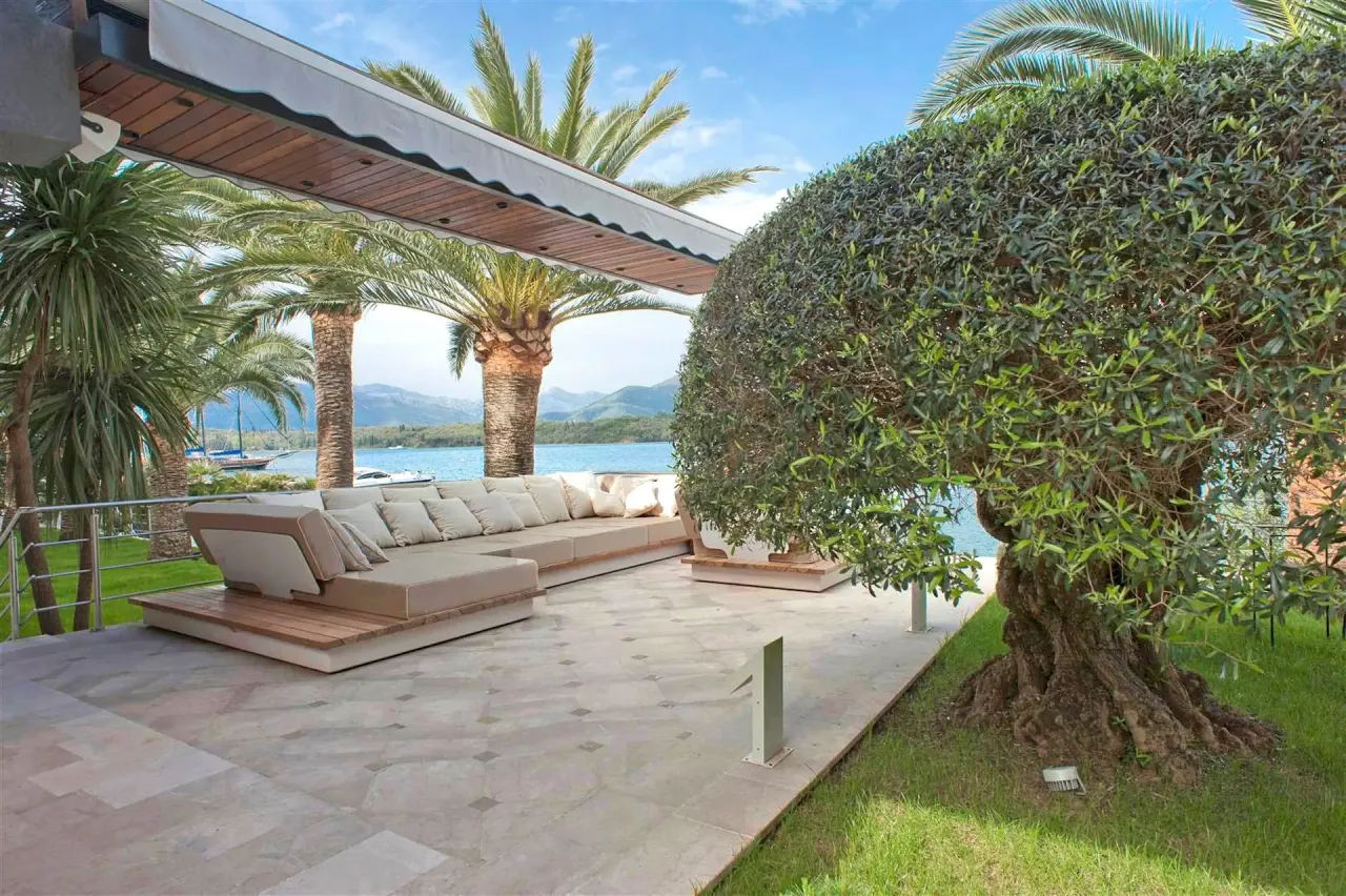 Villa in Tivat, Montenegro, 1 200 m² - Foto 4