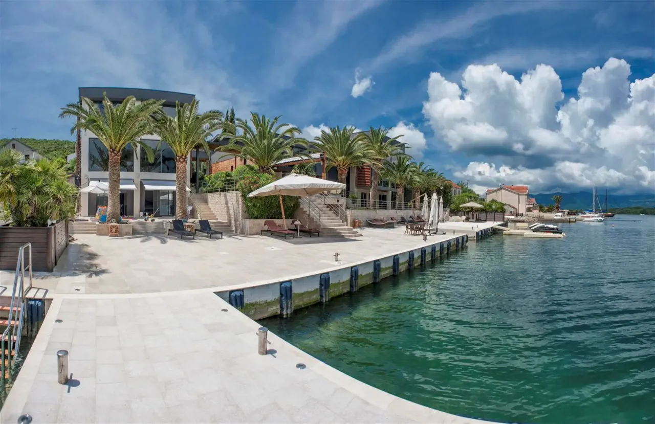 Villa in Tivat, Montenegro, 1 200 m² - Foto 18