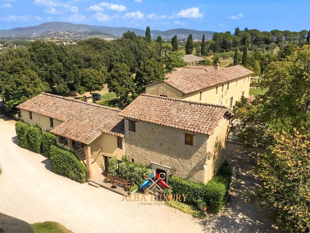 Villa in Perugia, Italy, 2 525 m² - picture 1