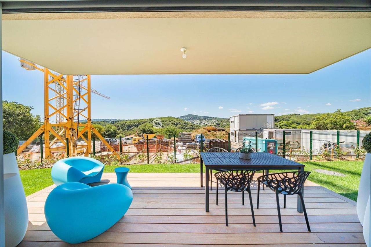 Villa à Antibes, France, 102 m² - image 5