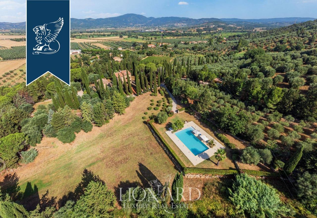 Villa in Suvereto, Italy, 500 m² - picture 1