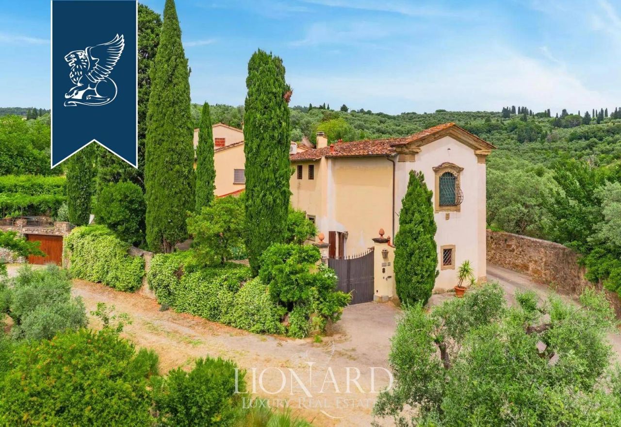 Villa in Florence, Italy, 550 m² - picture 1