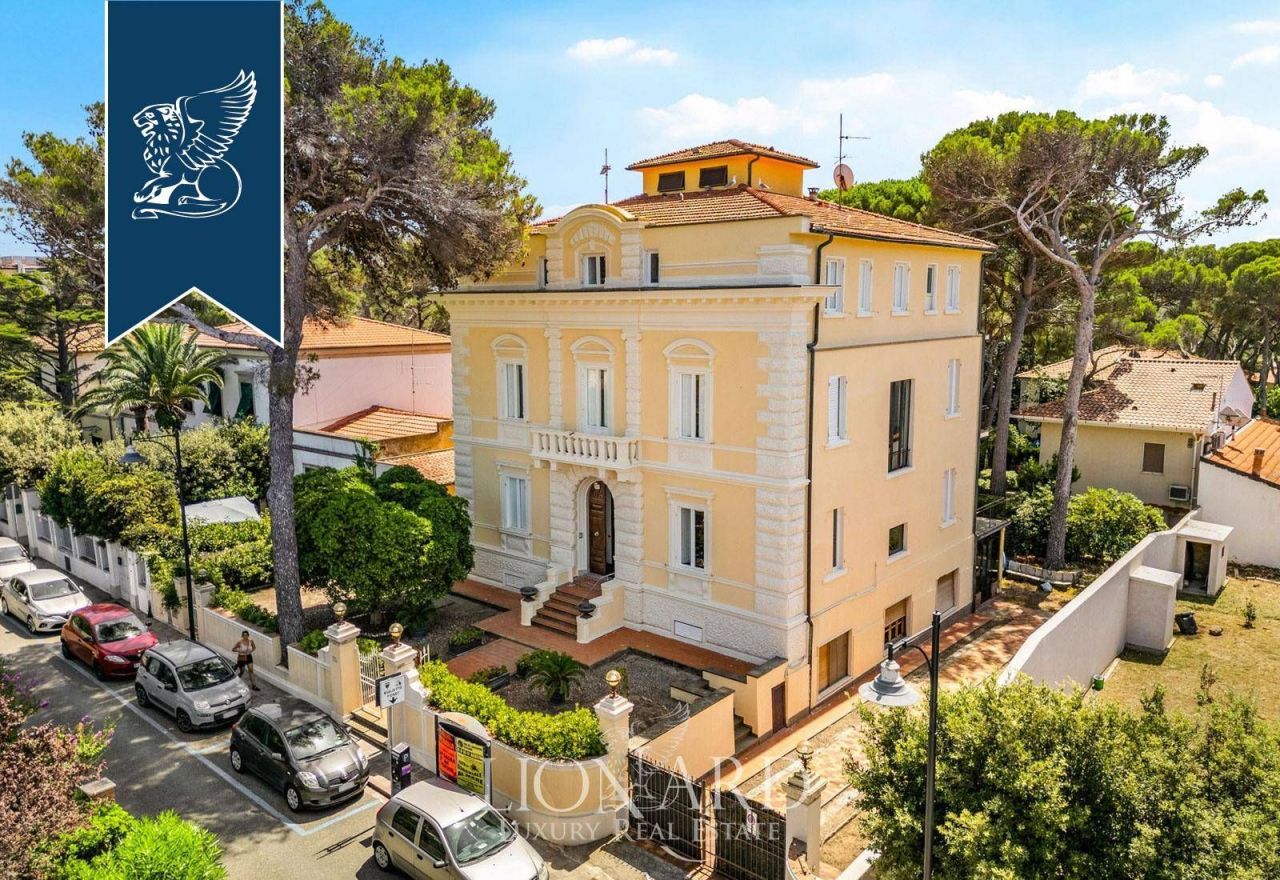Maison à Rosignano Marittimo, Italie, 650 m² - image 1