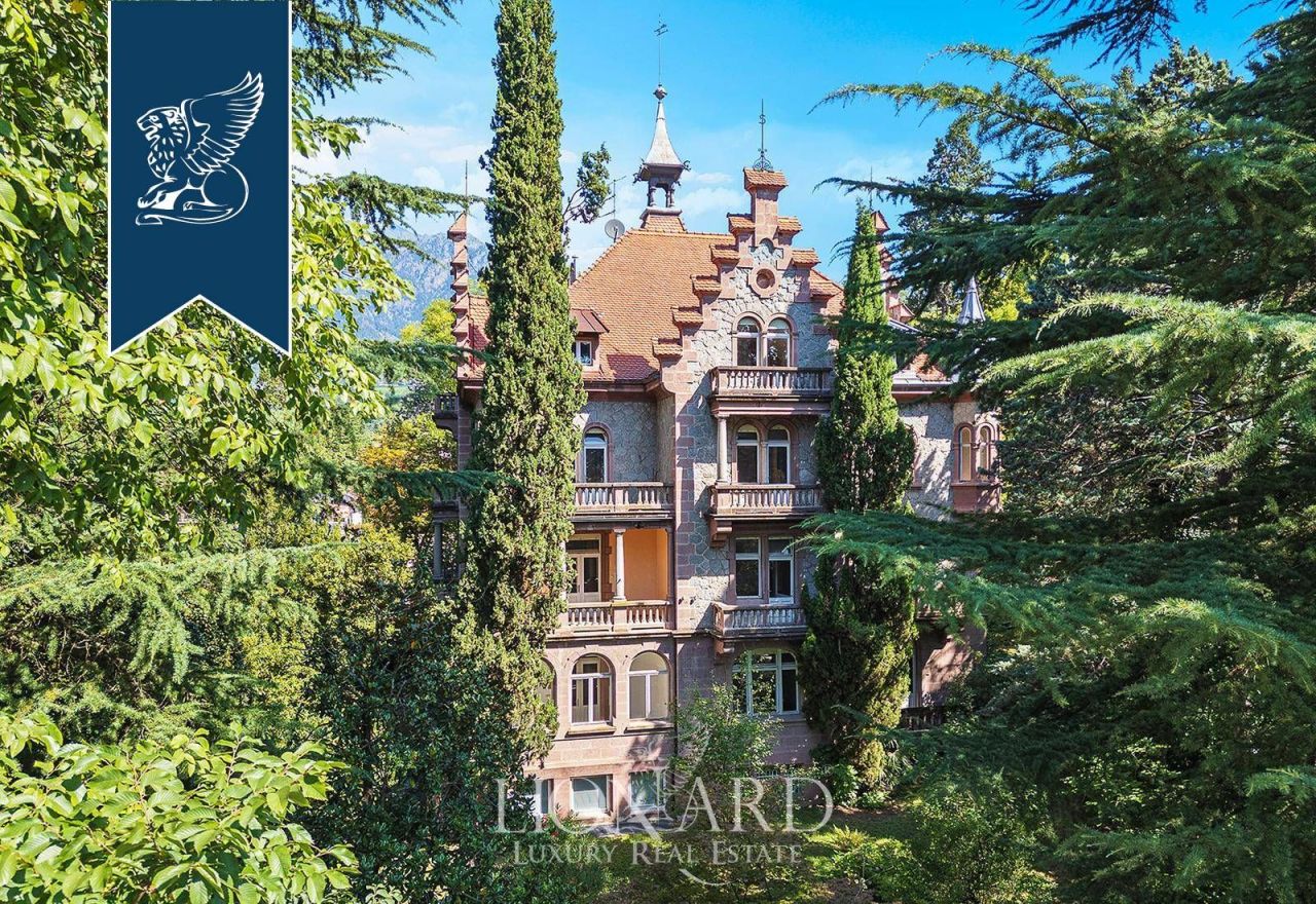 Villa in Bolzano, Italy, 1 512 m² - picture 1