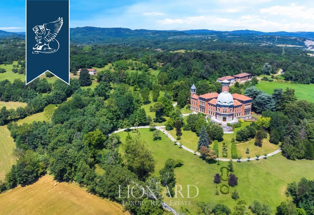 Castle in Savona, Italy, 5 300 m² - picture 3