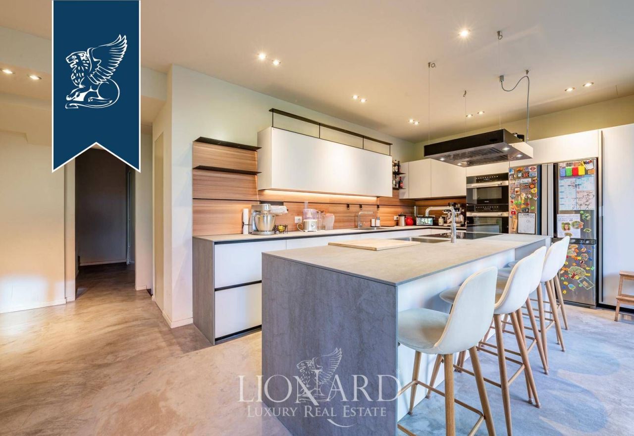 Villa in Milan, Italy, 265 m² - picture 3