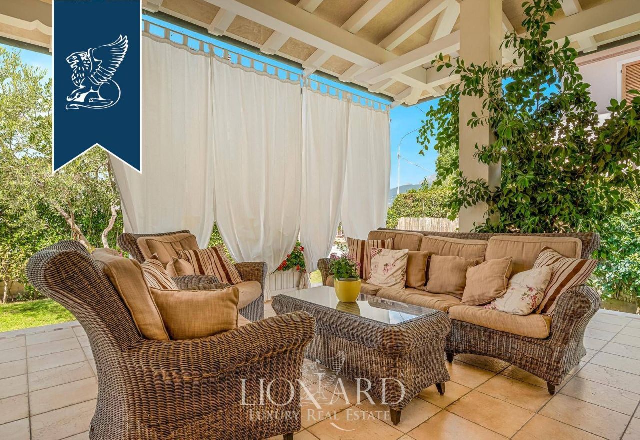 Villa in Pietrasanta, Italien, 298 m² - Foto 3
